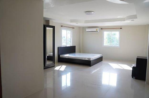 Condo — photo 2