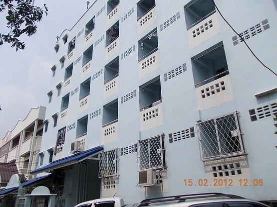 Condo · Wang Thonglang, bangkok — photo 1