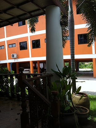 Condo — photo 1