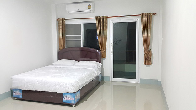 Condo — photo 2