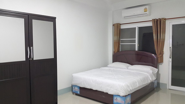 Condo — photo 3