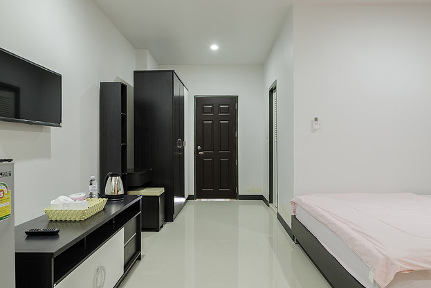 Condo — photo 2
