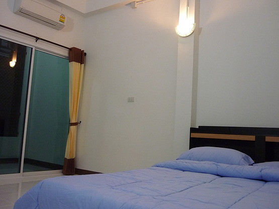 Condo — photo 2