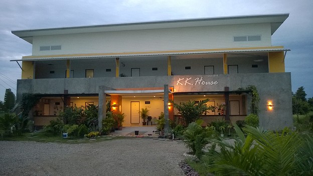 Condo — photo 2