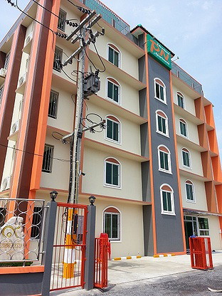 Condo — photo 1