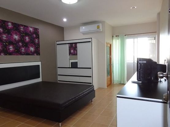 Condo — photo 1