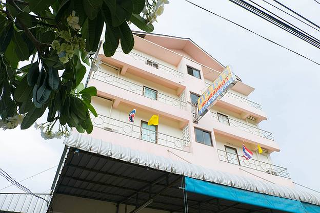 Condo — photo 2