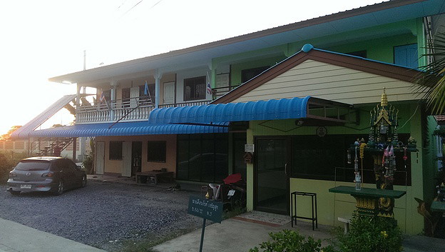 Condo — photo 2
