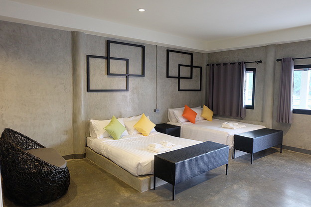 Condo — photo 2