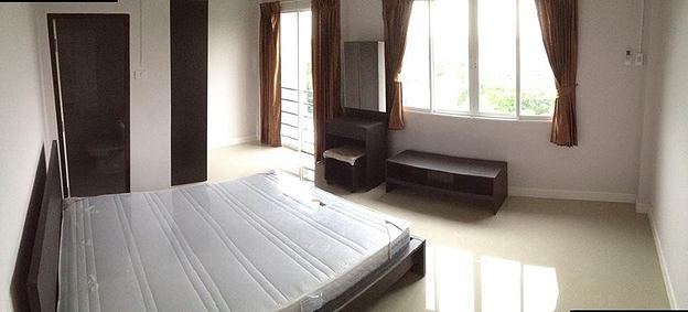 The Bed — photo 2