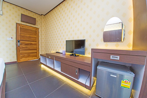 Condo — photo 3