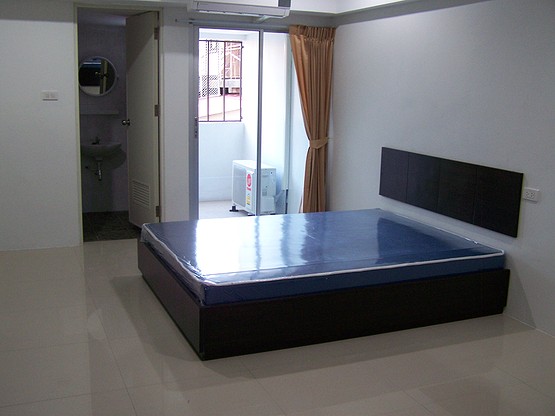 Condo · Khlong San, bangkok — photo 2