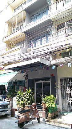 Condo · Bang Rak, bangkok — photo 1