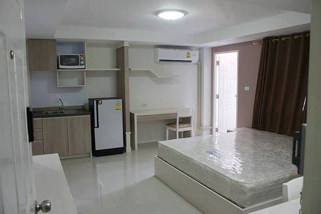 Condo — photo 1