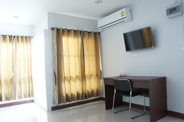 Condo — photo 2
