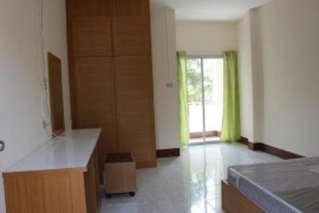 Condo — photo 2