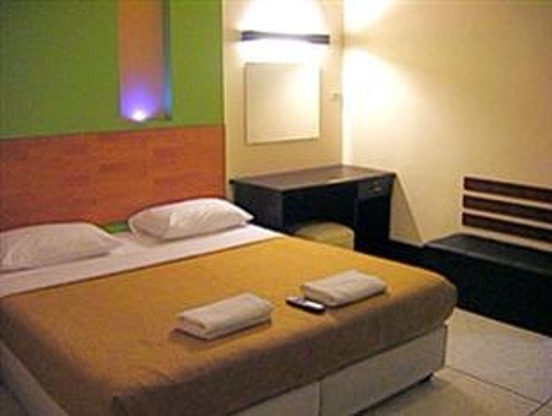 Condo — photo 2