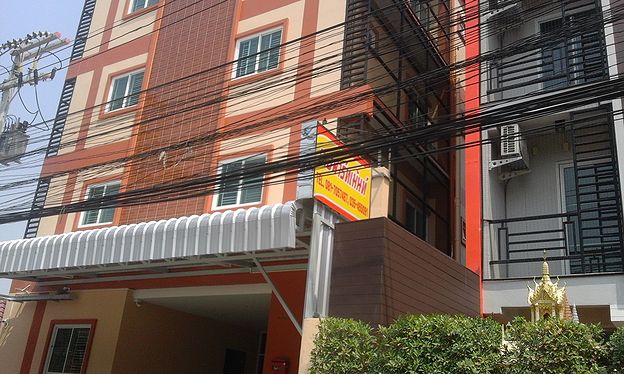 Condo — photo 1
