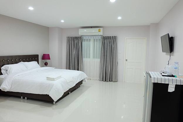 Condo — photo 3