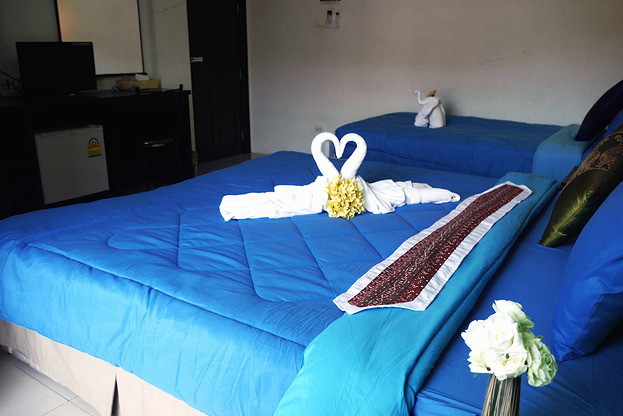 Thana patong guest house