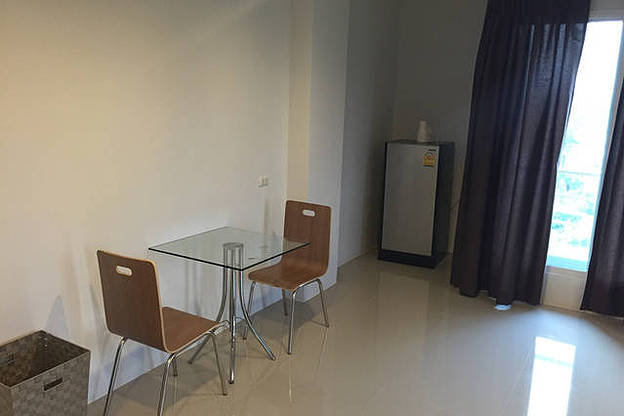 Condo · Huai Khwang, bangkok — photo 5