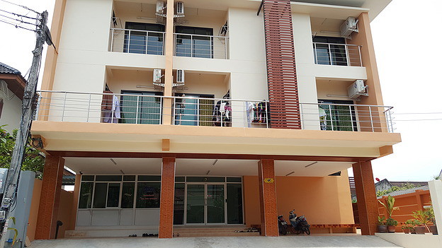 Condo — photo 1