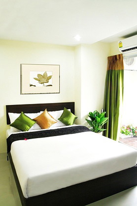 Condo · Bang Na, bangkok — photo 1