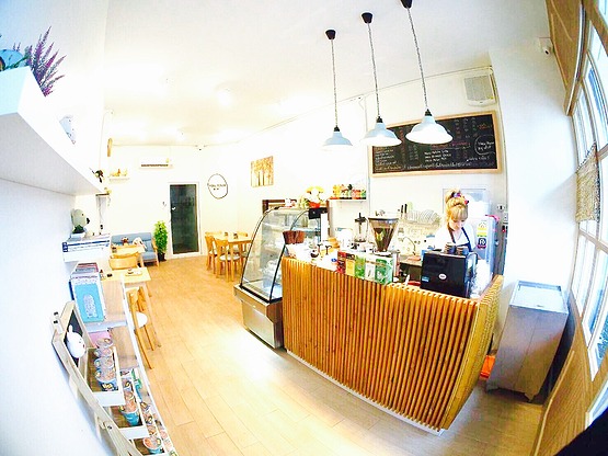 Condo — photo 2