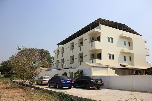 Condo — photo 2