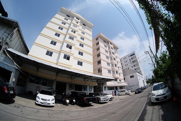 Condo · Mueang Samut Prakan — photo 1