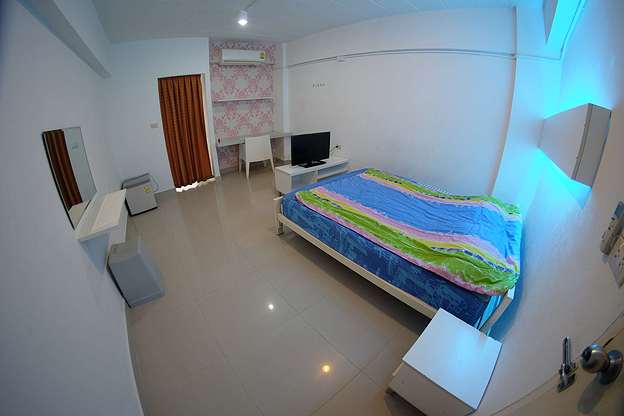 Condo — photo 3