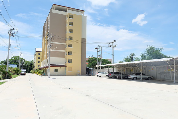 Condo — photo 2