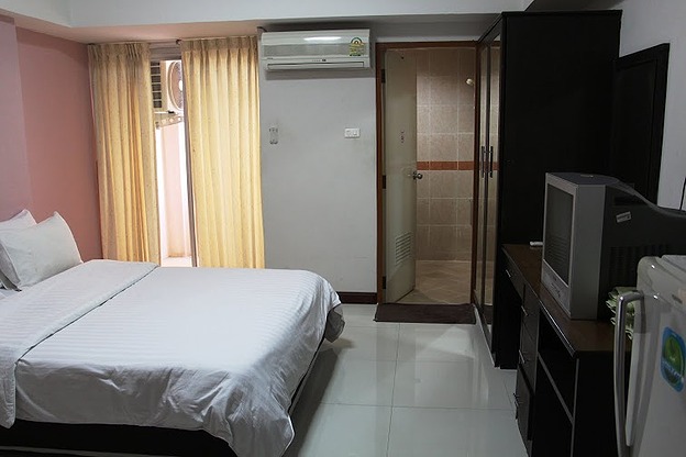 Condo — photo 5