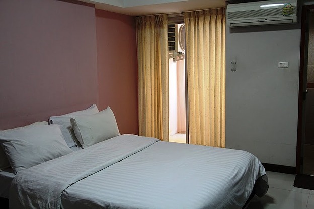 Condo — photo 1