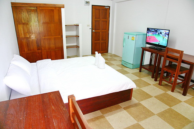 Condo — photo 2