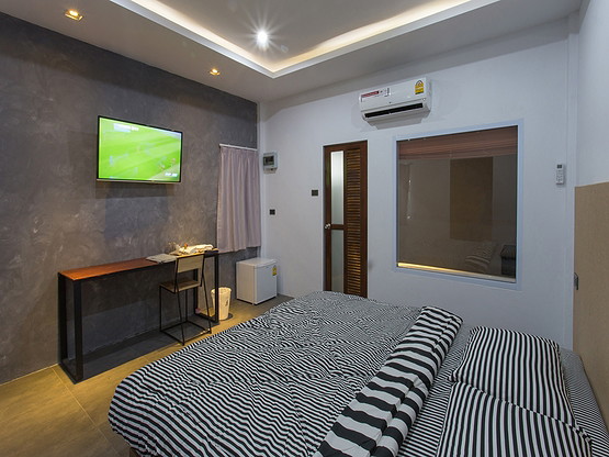 Condo — photo 1