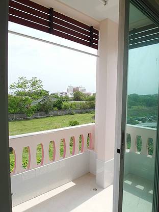 Condo · Saphan Sung, bangkok — photo 4