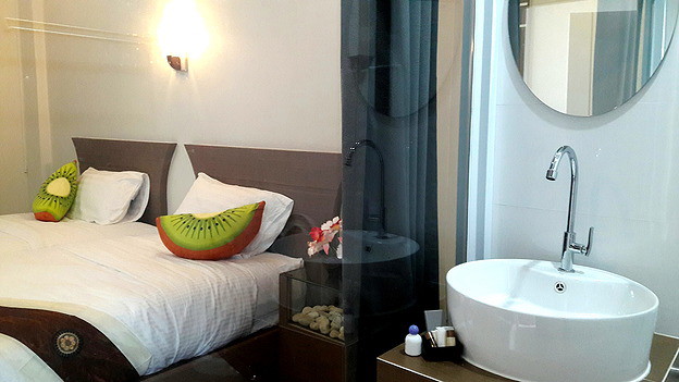 Condo — photo 2