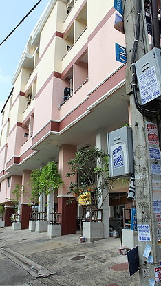 Condo · Wang Thonglang, bangkok — photo 3