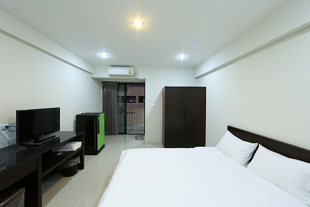 Condo · Mueang Nonthaburi — photo 1