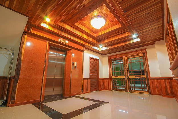 Condo — photo 2