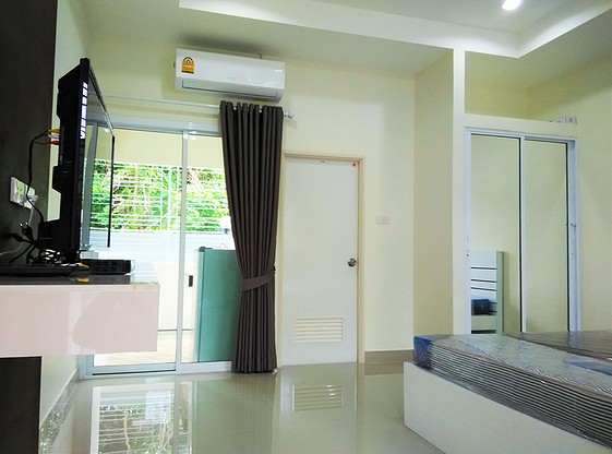 Condo — photo 2