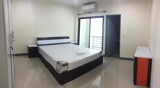 Condo — photo 2