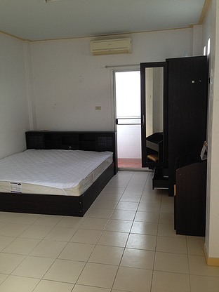 Condo — photo 3
