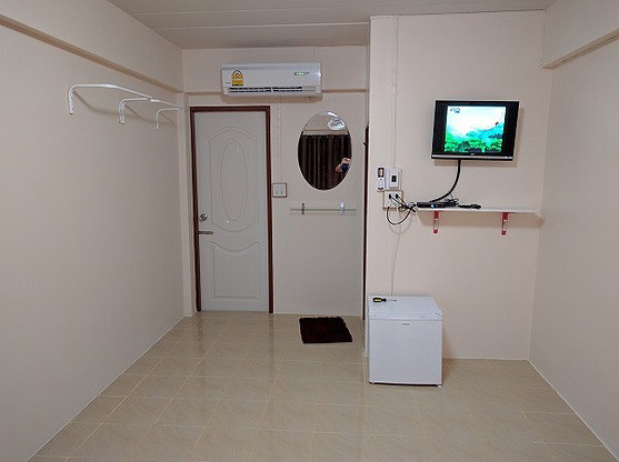 Condo — photo 2