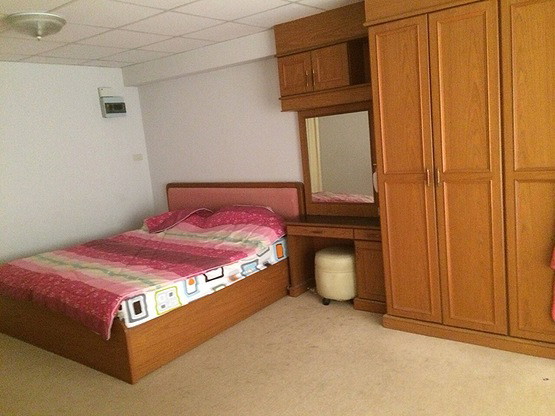 Condo · Huai Khwang, bangkok — photo 1
