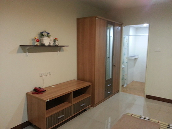 Condo · Huai Khwang, bangkok — photo 2