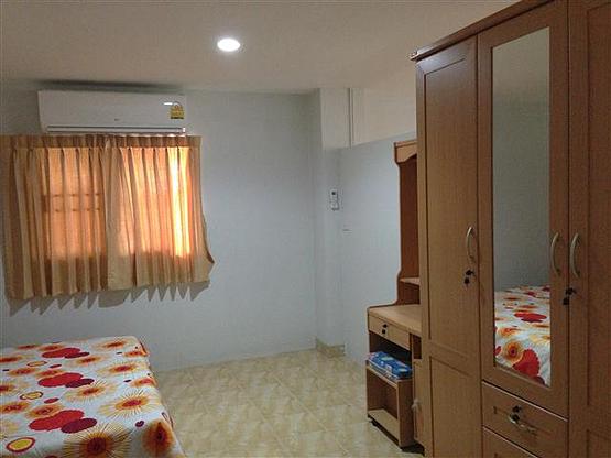 Condo — photo 1