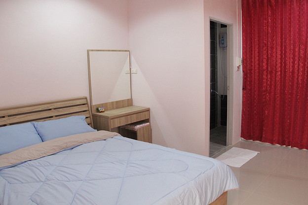 Condo — photo 1