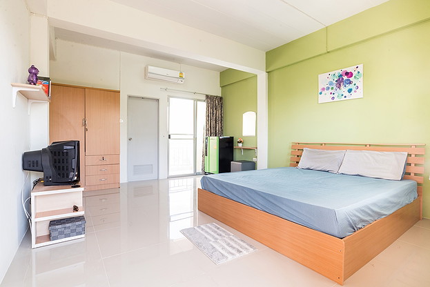 Condo · Mueang Chon Buri, chon_buri — photo 2